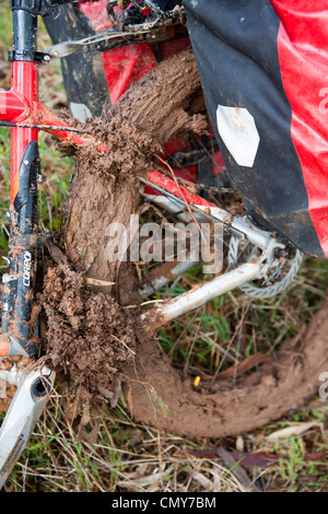 Fango-coperto bike. Foto Stock