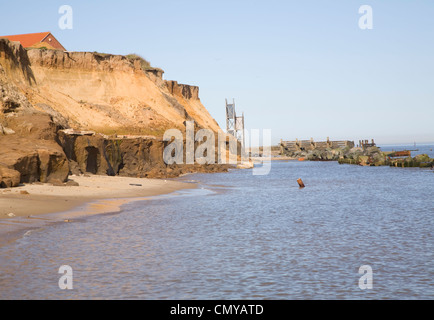 La rapida erosione costiera Happisburgh Norfolk Inghilterra Foto Stock