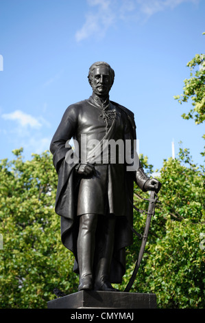 Regno Unito, Londra, Trafalgar Square, la statua in bronzo del generale Sir Henry Havelock che divenne famoso in India le colonie della guerra Foto Stock