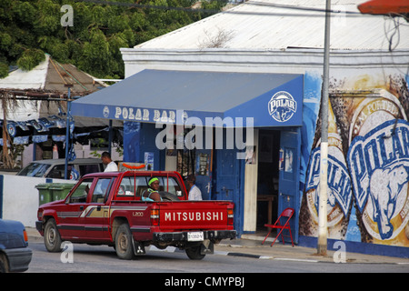 West Indies, Bonaire, Rincon, Polar Bar, persone Foto Stock