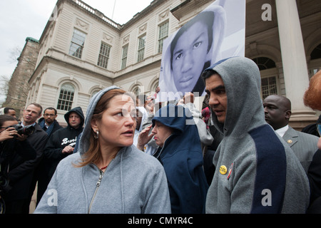 NYC membri del Consiglio rally a condannare le riprese di Trayvon Martin in Florida Foto Stock