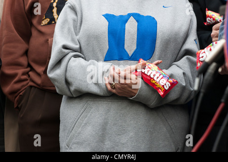 NYC membri del Consiglio rally a condannare le riprese di Trayvon Martin in Florida Foto Stock