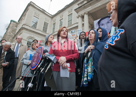 NYC membri del Consiglio rally a condannare le riprese di Trayvon Martin in Florida Foto Stock