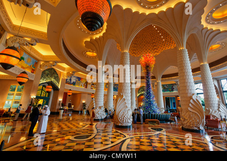 La lobby dell'Hotel Atlantis, il Palm Jumeirah, Dubai Foto Stock