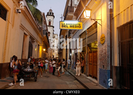 La Bodeguita del medio, Havanna Viejo, Hemingways Bar in Havanna, Cuba, Antille Maggiori, Antille, Caraibi, West Indies, Cento Foto Stock