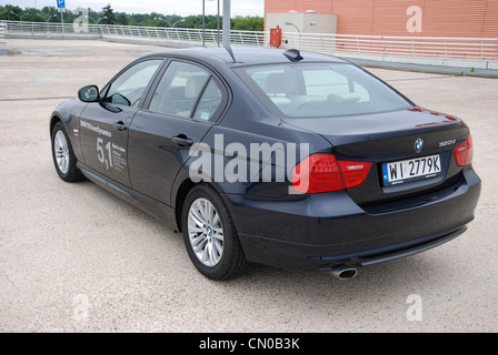 BMW 320d efficiente Dynamics - il mio 2005 (FL 2009) - Premium tedesco medio-alto auto di classe (segmento D) - su parcheggio Foto Stock