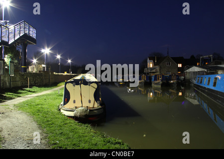 Abbassare Heyford Bicester Wharf di notte.. Foto Stock