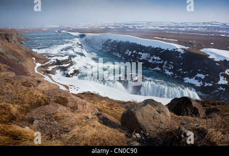 Cascate Gullfoss, cascata in profondità nel canyon di Hvítá, a sud-ovest dell'Islanda. Foto Stock