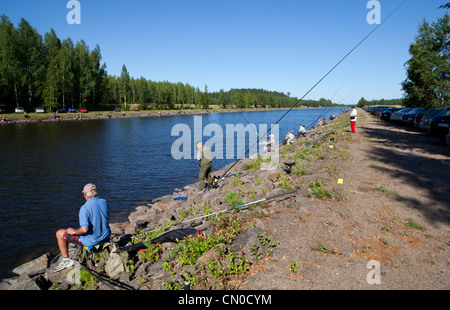 Il finlandese campionati nazionali di pesca sportiva 2011 a Kansola Saimaa Canal. Il veterano della serie (60+). , Finlandia Foto Stock