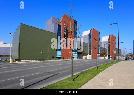 Esterno della Debenhams e Sainsbury's memorizza nella Trinità a piedi, Wakefield, West Yorkshire, Inghilterra, Regno Unito. Foto Stock