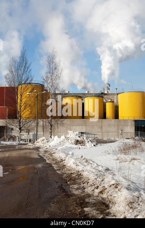 Carta e pasta di legno fumi di fabbrica, Lappeenranta FINLANDIA Foto stock  - Alamy