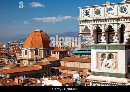 L'Europa, Italia, Firenze, San Lorenzo e le Cappelle Medicee di Giotto è la torre campanaria Foto Stock