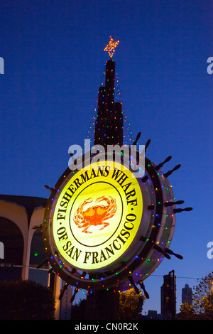 Segno di Fishermans Wharf di San Francisco California USA al crepuscolo Foto Stock