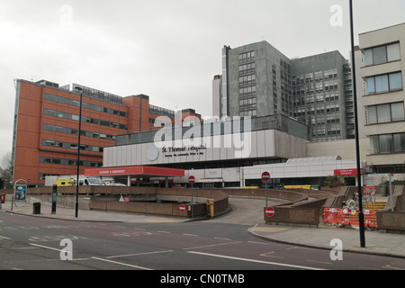 Vista esterna del St Thomas' ospedale, parte del ragazzo e St Thomas' NHS Foundation Trust nella zona centrale di Londra, Regno Unito. Foto Stock