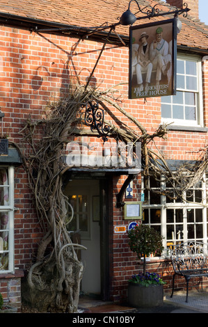 Ingresso anteriore porta al Jolly Il Cricketers Pub Seer Green Bucks UK. Foto Stock