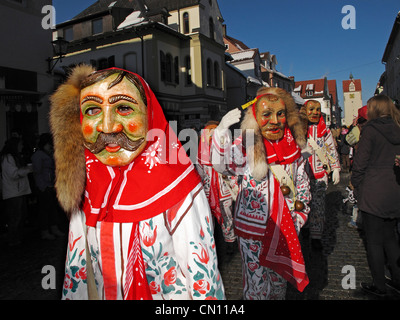 Germania Baviera Swabish Isny Martedì Grasso Carnevale Hexe maschera strega parade Foto Stock