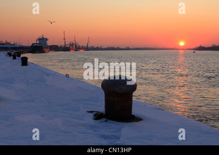 Tramonto sul fiume Schelda in Anversa, Belgio Foto Stock