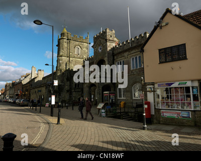 Il Dorset Inghilterra Shaftesbury Municipio e Chiesa di San Pietro Foto Stock