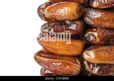 Una pila di deliziosi frutti data su sfondo bianco Foto Stock