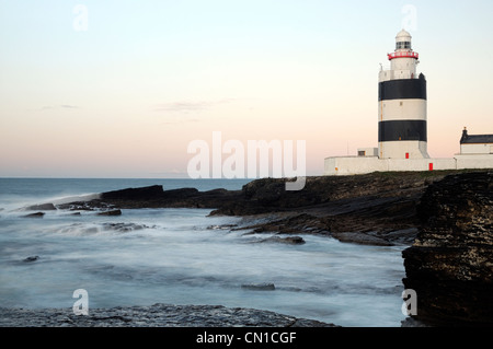 Hook Head Lighthouse Wexford in Irlanda Irish mare oceano atlantico gancio più antichi della penisola operativa intatto mondo di luce in tutto il mondo Foto Stock