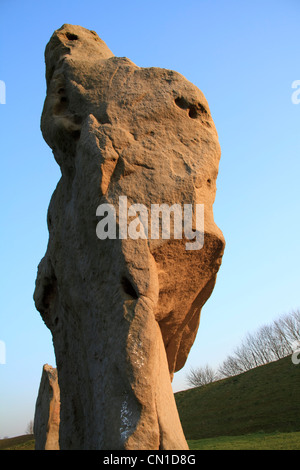 Ad Avebury henge neolitico monumento, nel Wiltshire, che consiste di tre diversi circoli di pietra Foto Stock