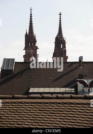 Il Munster Romaneque & chiesa gotica a Basilea in Svizzera. Foto Stock