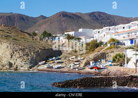 La Isleta del Moro, noto anche come La Isleta, Cabo de Gata-Nijar parco naturale, provincia di Almeria, Spagna. Foto Stock