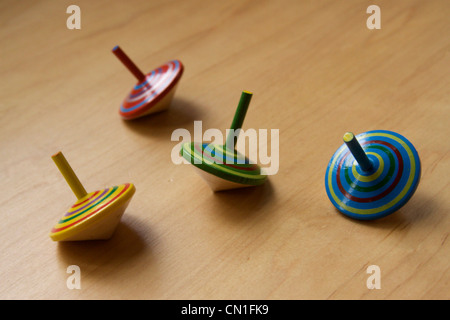Quattro coloratissimi cime del giocattolo Foto Stock