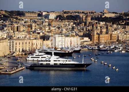 Il Grand Harbour guardando verso Vittoriosa a La Valletta, Malta Foto Stock