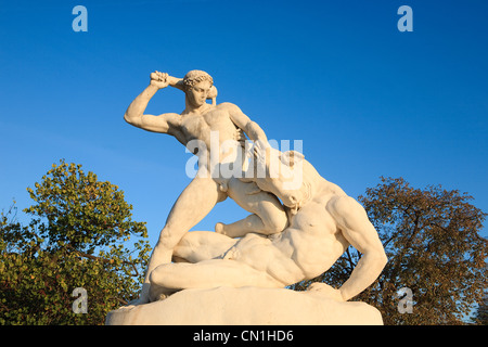 Francia, Parigi, scultura di Etienne-Jules Ramey Thesee combattant le minotaure nel Jardin des Tuileries Foto Stock