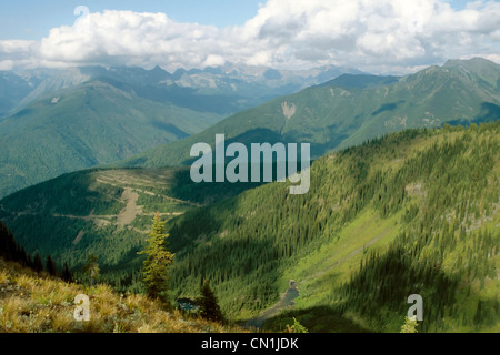 Montagna alta vista dall'interno CE Provincal Manning Park, della Columbia britannica in Canada Foto Stock