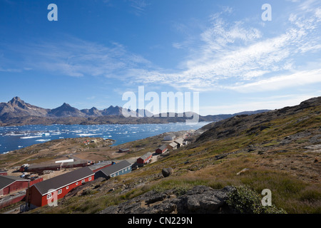 Tasiilaq, villaggio della Groenlandia e paesaggio artico in estate Foto Stock