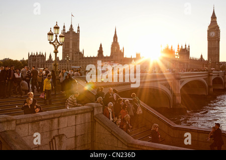 Tramonto sul case del Parlamento Foto Stock