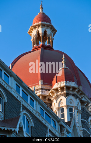 Cupola al Taj Mahal Palace Hotel Colaba Mumbai Bombay in India Foto Stock