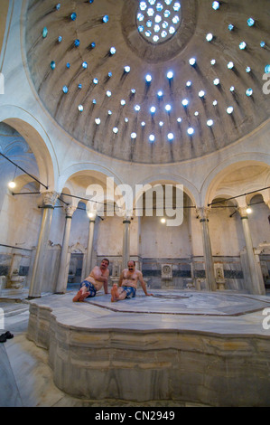 Cağaloğlu Hamam in Sultanahmet, Istanbul è stata costruita da Sultan Mahmud I nel 1741 per fornire entrate per la Haghia Sophia moschea. Foto Stock