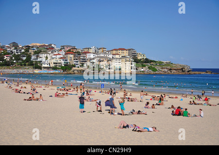 Vista della spiaggia, la spiaggia di Bondi, Sydney, Nuovo Galles del Sud, Australia Foto Stock