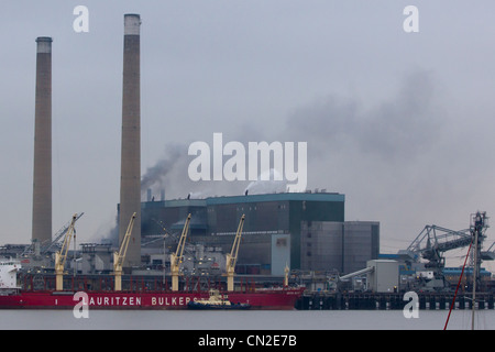 Tilbury Power Station prende fuoco Foto Stock