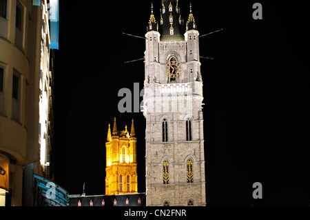 Belgio, Fiandre, Gand, Lakenhalle, Belfort Torre a Nght Foto Stock
