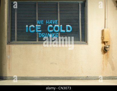 Drink ghiacciati sono segno a una cena, CALIFORNIA, STATI UNITI D'AMERICA Foto Stock