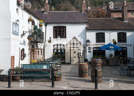 Il White Hart B&B e pub nella storica città di Ironbridge nello Shropshire Foto Stock