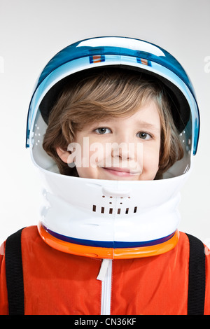 Ragazzo vestito come astronauta Foto Stock