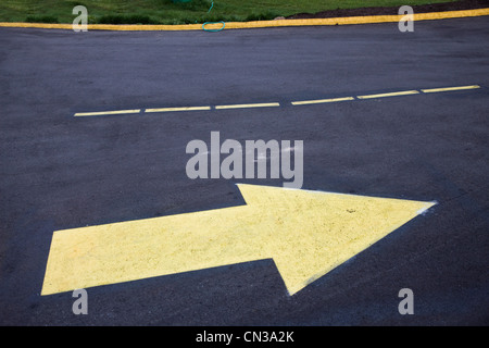 Freccia sulla strada Foto Stock