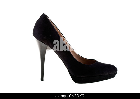 Elegante tacco alto scarpe su sfondo bianco. Calzature di nero. Foto Stock