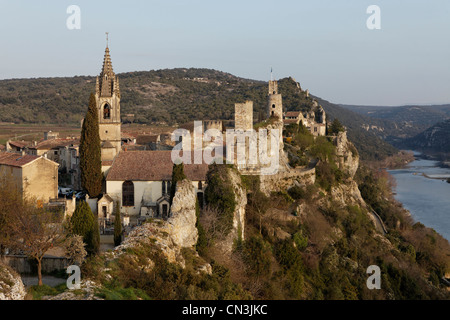 Francia, Gard, Aigueze, etichettati Les Plus Beaux Villages de France (i più bei villaggi di Francia), il borgo medioevale a Foto Stock