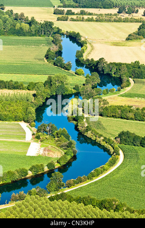 Francia, Charente, Triac Lautrait La Charente Valley (vista aerea)