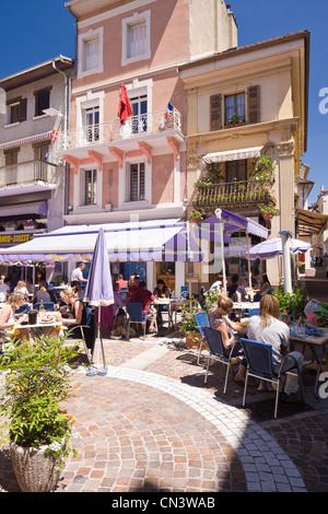 Francia, Haute Savoie, Chablais, Evian Les Bains, strada pedonale Foto Stock