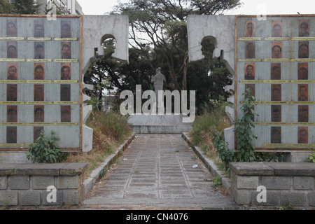 Monumento al Derg comunista giunta militare guidata da Mengitsu Haile Mariam, che ha governato l'Etiopia da 1974-1987, ad Addis Abeba Foto Stock