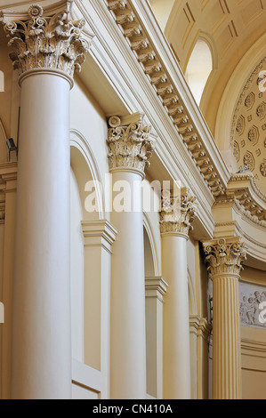 La chiesa di Saint Jacques-sur-Coudenberg mostra colonne corinzie, Bruxelles, Belgio Foto Stock