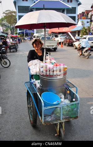 Cibo buggy Thai-Myanmar al confine della città di Maesai, Maesai Distretto, Provincia di Chiang Rai, Thailandia Foto Stock