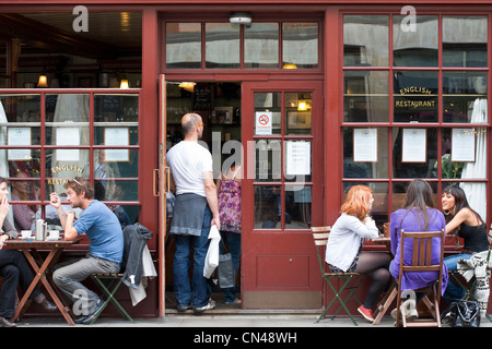 Regno Unito, Londra, Spitalfields, inglese mercato ristorante caffetteria, terrazza Foto Stock